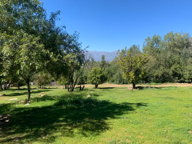 Casa de campo en Los Andes con piscina, árboles frutales y vista a la cordillera