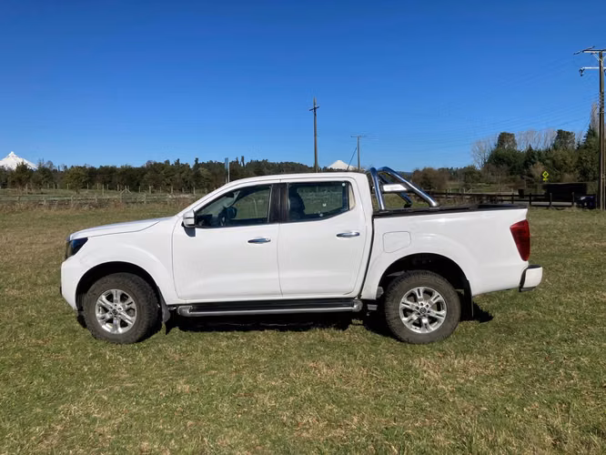 Nissan NP300 XE 2021 Automática – Diésel, un solo dueño, excelente estado