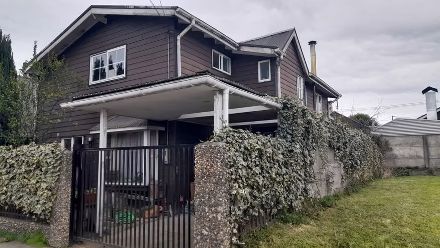 Se vende casa ampliada 4 dormitorios en Collico - Imagen 1