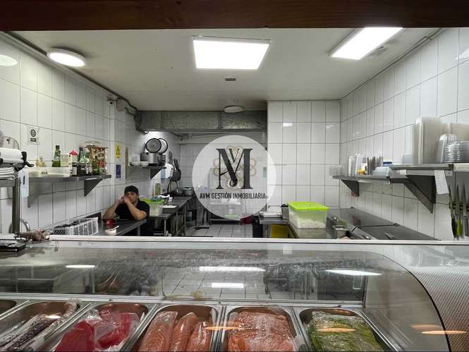 LOCAL COMERCIAL STRIP CENTER 196 M2 - VIÑA DEL M (183587)