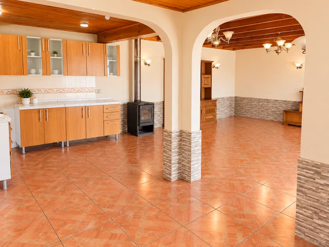 SE VENDE CASA DE 2 PISOS EN SECTOR DON HORACIO, TALCA - Imagen 5