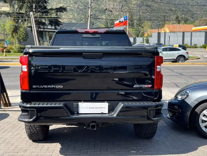 CHEVROLET SILVERADO ZR2 6.2 2025 - Imagen 4
