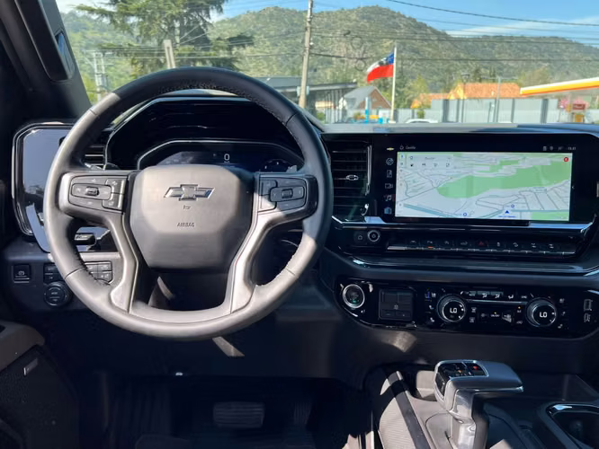 CHEVROLET SILVERADO ZR2 6.2 2025 - Imagen 10