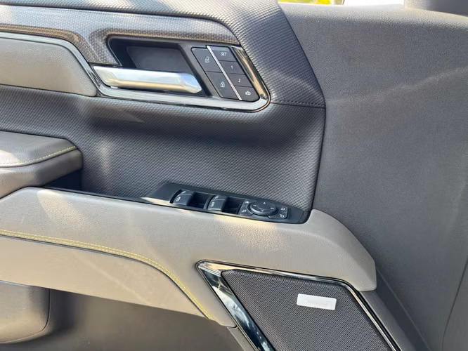 CHEVROLET SILVERADO ZR2 6.2 2025 - Imagen 20