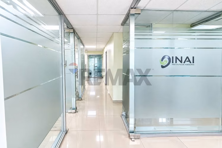 "invierta en oficina moderna en santiago centro" - Imagen 5