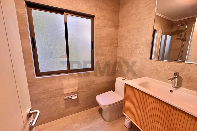 Se arriendo renovada casa en recreo