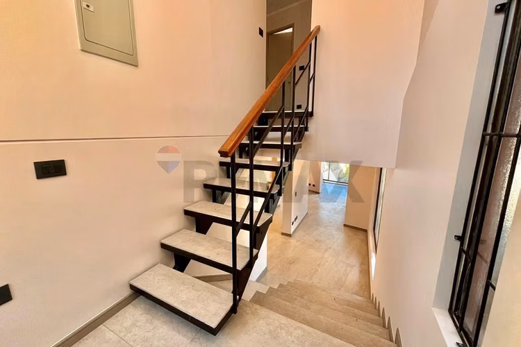 Se arriendo renovada casa en recreo