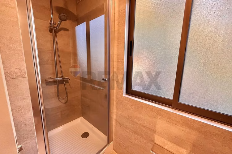 Se arriendo renovada casa en recreo