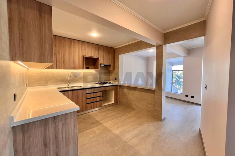 Se arriendo renovada casa en recreo