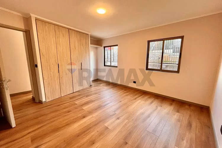 Se arriendo renovada casa en recreo