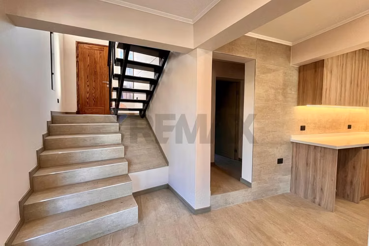 Se arriendo renovada casa en recreo