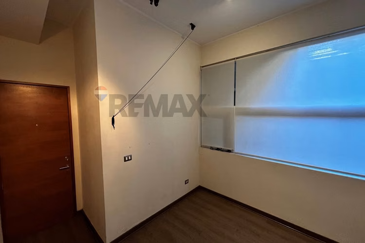 Estudio / oficina de 12m² con luz natural - Imagen 4