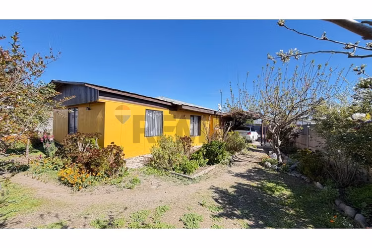 Venta de amplia casa en talagante