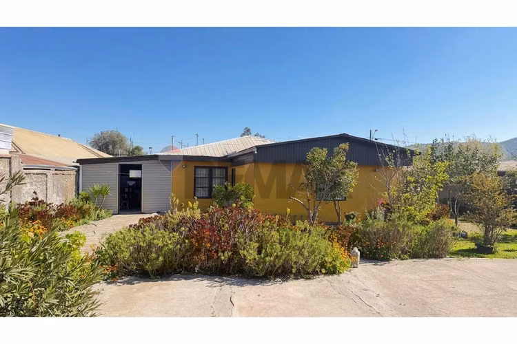 Venta de amplia casa en talagante
