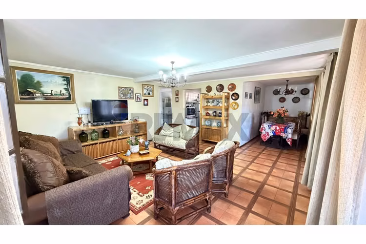 Venta de amplia casa en talagante