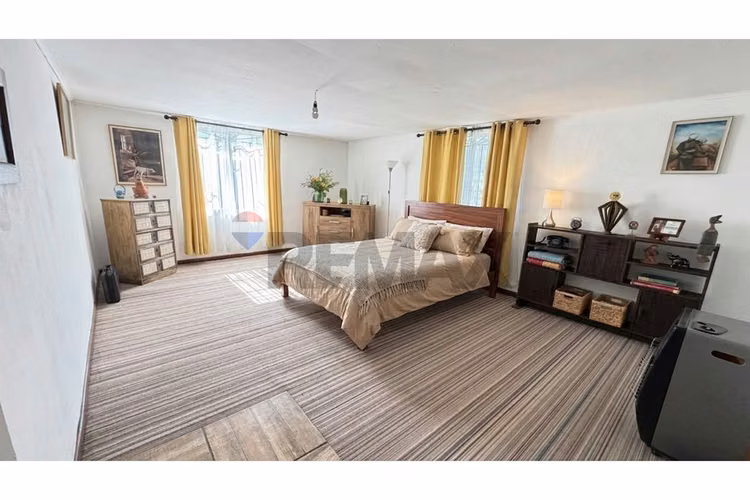 Venta de amplia casa en talagante