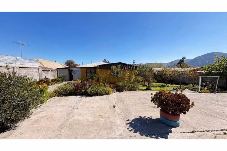 Venta de amplia casa en talagante