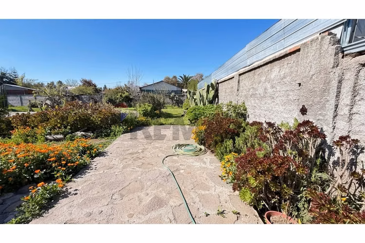 Venta de amplia casa en talagante