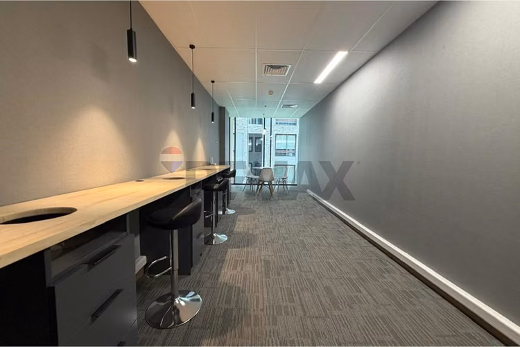 Oficina work plaza,  a minutos de portal la dehesa - Imagen 3
