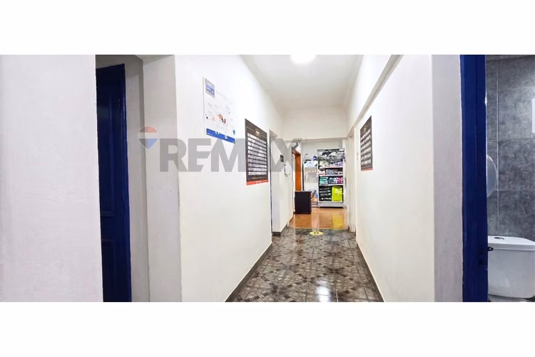 Linda casa, gran ubicación a pasos metro - Imagen 9
