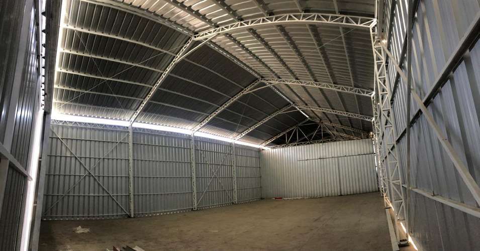 Se arrienda amplia bodega segura
