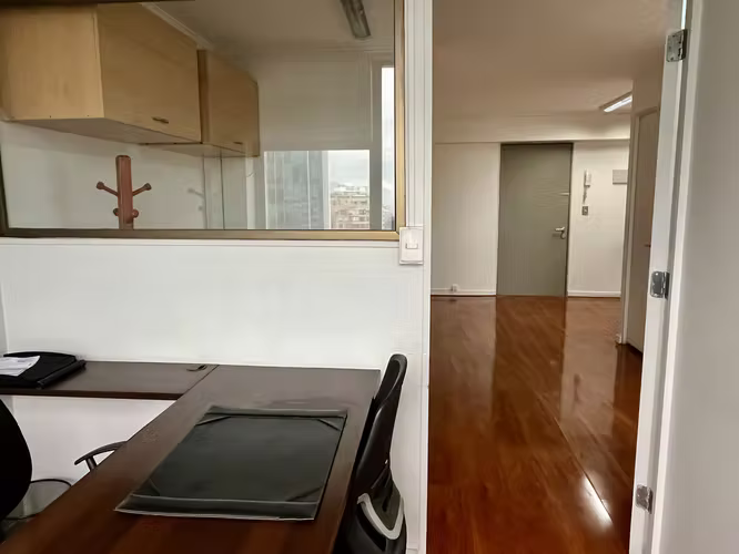 ESTUPENDA OFICINA EN ARRIENDO DE 45 M CON ESTACIONAMIENTO