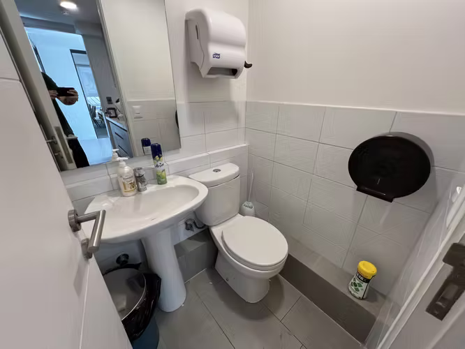 EXCLUSIVA OFICINA A PASOS DE METRO MONSEÑOR EYZAGUIRRE