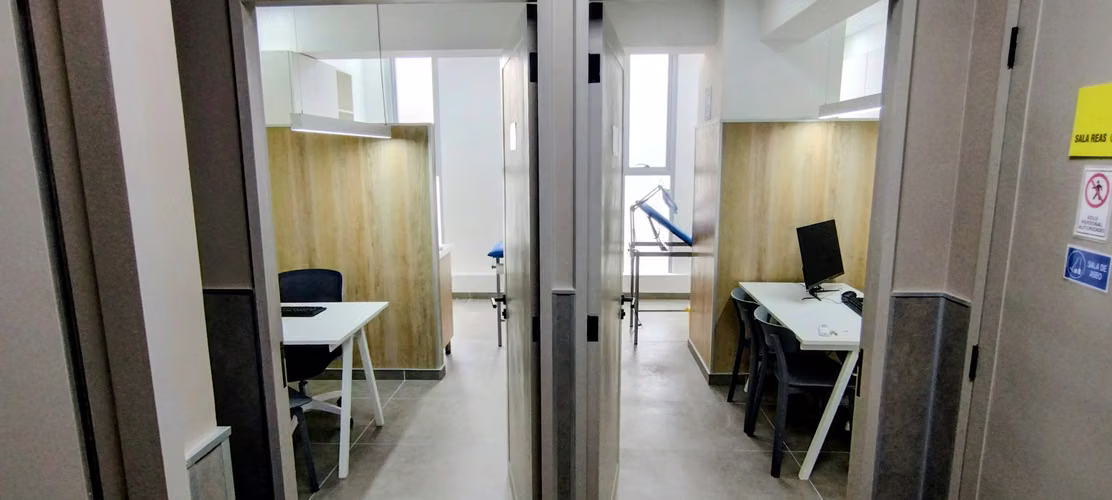 OFICINA 39 M2, CON ESTACIONAMIENTO, EDIFICIO ARENAS - Imagen 5