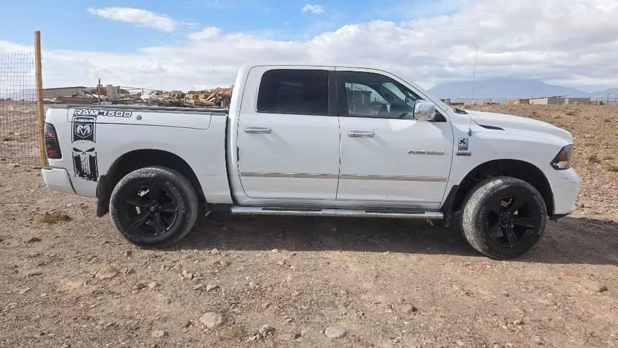 Ram 1500 hemi57 4x4 sport 2012