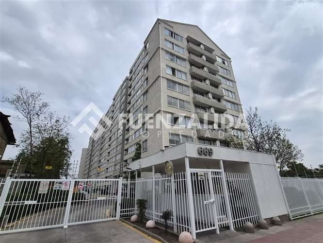 Departamento en arriendo de 3 dorm. en La Cisterna