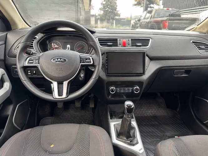 Jac Js2 1.5 LUXURY 4X2 MT 5P. 2023 - Imagen 6