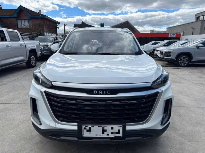 Baic X35 1.5 ELITE 4X2 MT 5P - Imagen 2