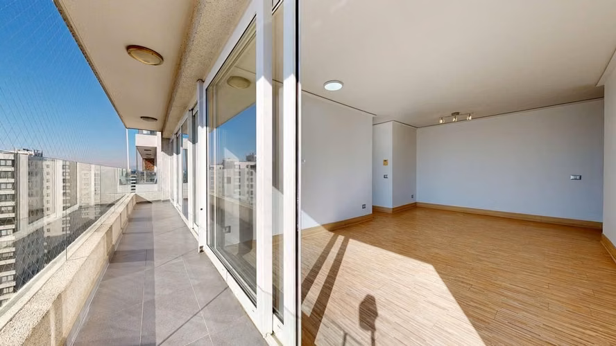 Cocina cerrada | Vista Oriente | Estacionamiento (183596) - Imagen 6