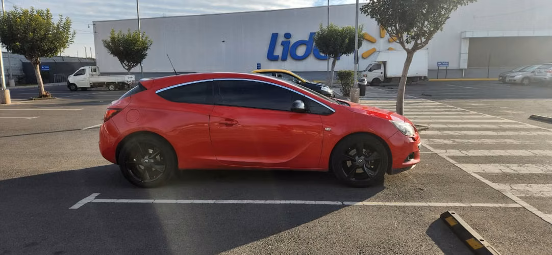 Opel Astra GTC 1.6 Turbo - Imagen 3
