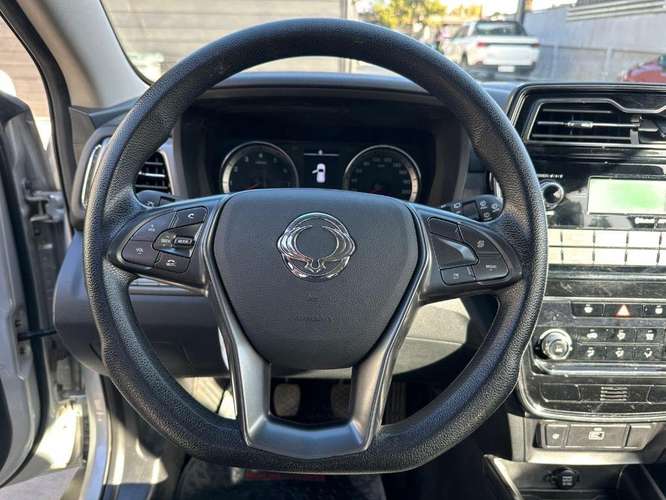 SsangYong Tivoli 1.6 LX TX1010 4X2 MT 5P.