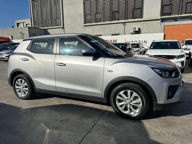 SsangYong Tivoli 1.6 LX TX1010 4X2 MT 5P.