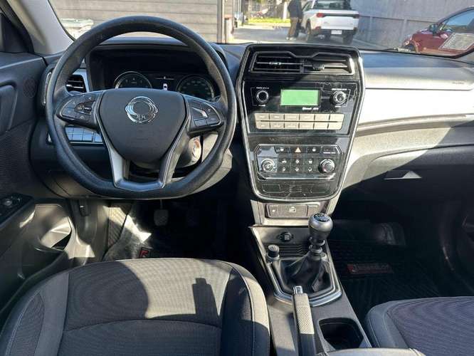 SsangYong Tivoli 1.6 LX TX1010 4X2 MT 5P.