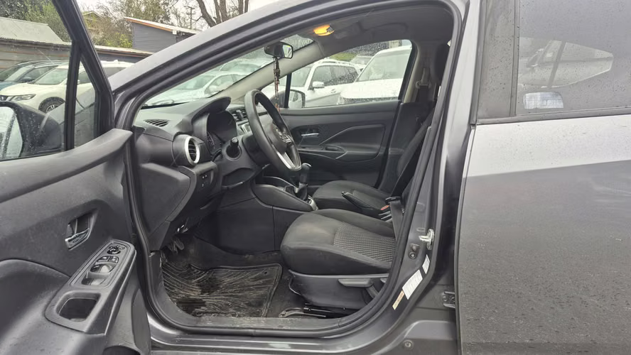 NISSAN VERSA 1.6 2022 - Imagen 9