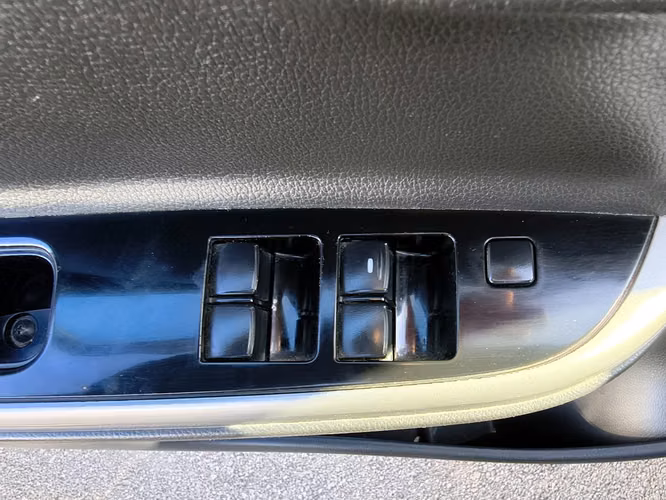MITSUBISHI L200 2019 - Imagen 7