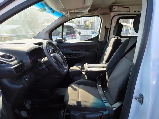 OPEL COMBO 2022 - Imagen 9