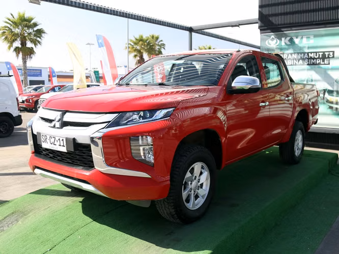 MITSUBISHI L200 2023