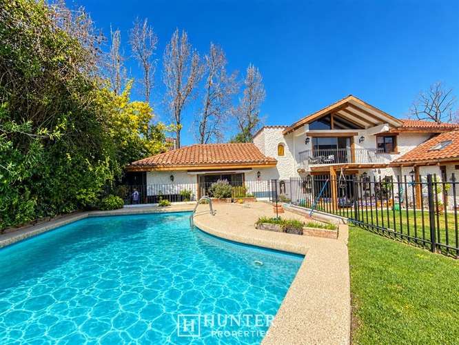 Casa en venta de 7 dorm. en Las Condes