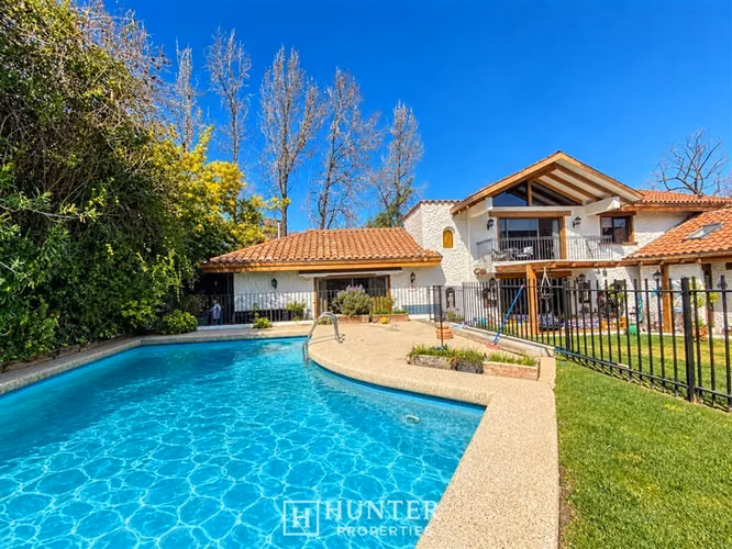Casa en venta de 7 dorm. en Las Condes