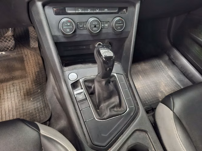 VOLKSWAGEN TAOS 2023