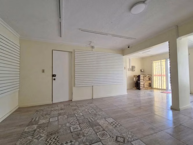 Local Comercial con Excelente Ubicación - Imagen 6