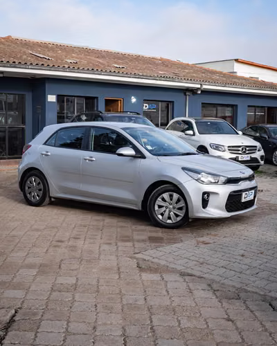 KIA RIO 5  1.4  2021 