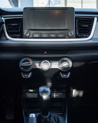 KIA RIO 5  1.4  2021  - Imagen 9
