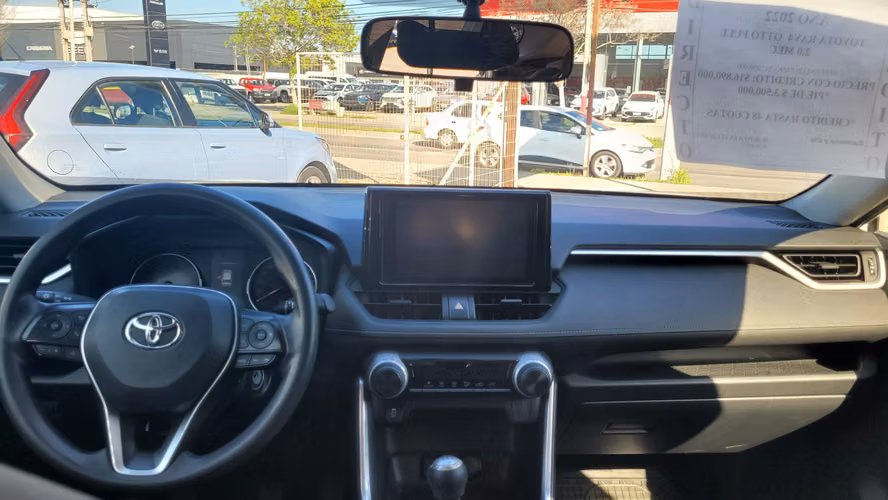 Toyota RAV4 4X2 2.0 FULL AUT. 2.0 • 4x2 • Automática • 2025 - Imagen 12