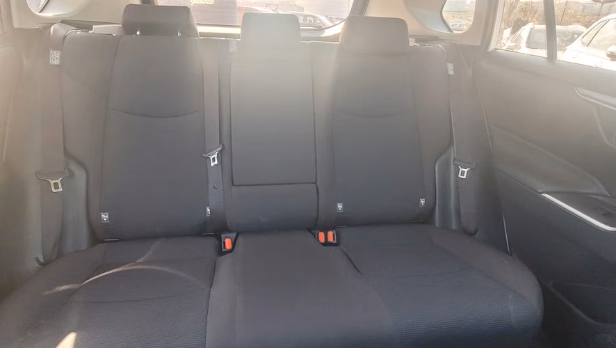 Toyota RAV4 4X2 2.0 FULL AUT. 2.0 • 4x2 • Automática • 2025 - Imagen 15