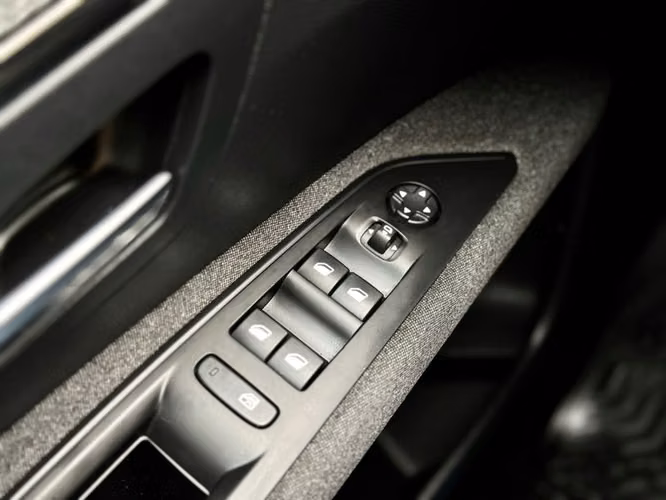 PEUGEOT 3008 ACTIVE PACK - 2023 | 4717 - Imagen 33
